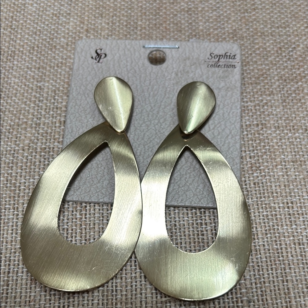Gold Teardrop Earrings - Picture 2 of 3